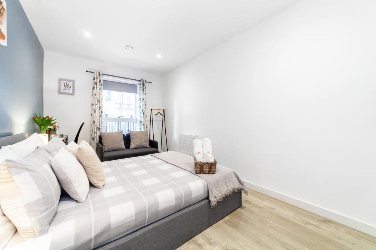 Private Double Bd With Optional Balcony, 15 Mins To London Cc Apartamento Exterior foto