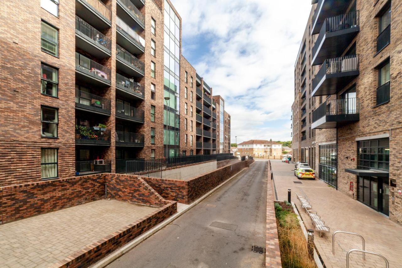 Private Double Bd With Optional Balcony, 15 Mins To London Cc Apartamento Exterior foto